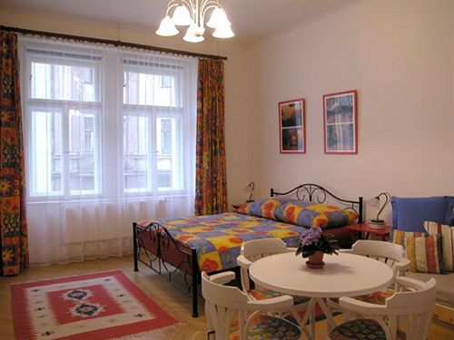 Pragues Rainbow Guest House Exterior photo