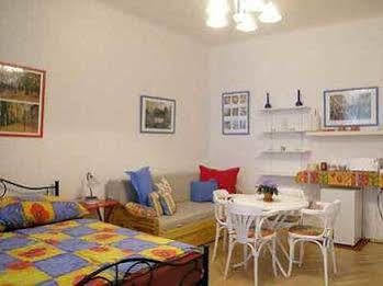 Pragues Rainbow Guest House Exterior photo